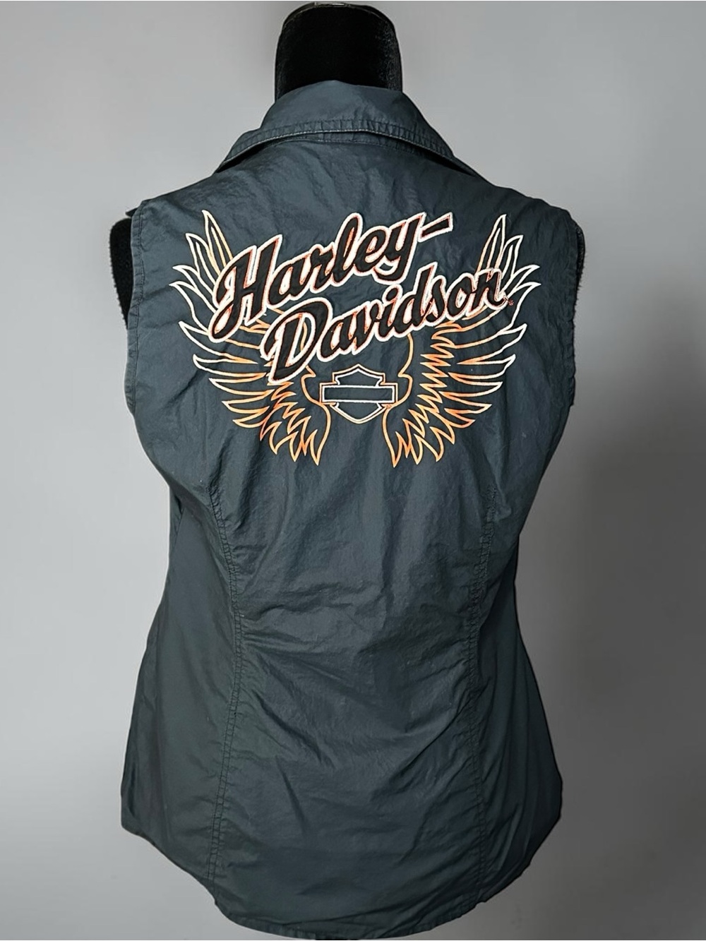 Harley Davidson Women’s L Black Sleeveless Snap Shirt Wing Logo Biker Vest